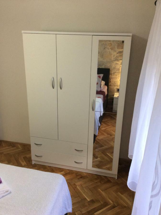 Apartment Karla Snb Лозовац Экстерьер фото