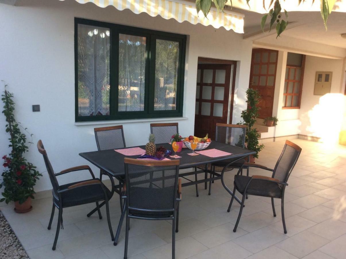 Apartment Karla Snb Лозовац Экстерьер фото